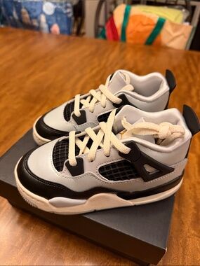 JORDAN kids AIR JORDAN 4 RETRO PLATINUM GOLD LIFESTYLE SHOE